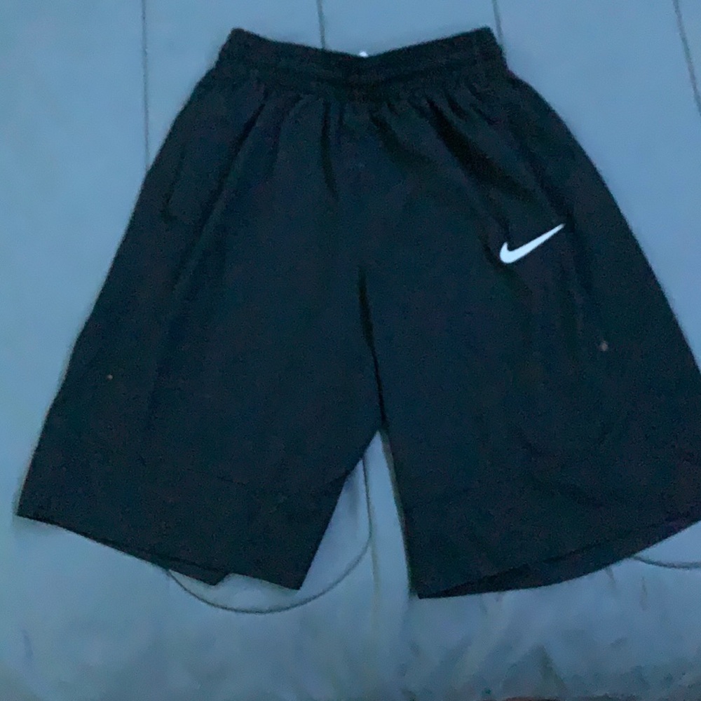 Men’s small nike shorts.